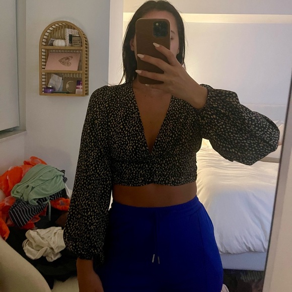 5/25$ 🌟 Long Sleeve Print Crop Blouse - Picture 6 of 7